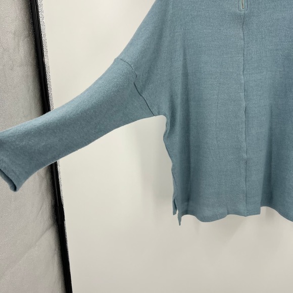 MelloDay Light Moc Turtle Neck Light Blue Back Zipper Sweater Women's Small - Picture 4 of 7
